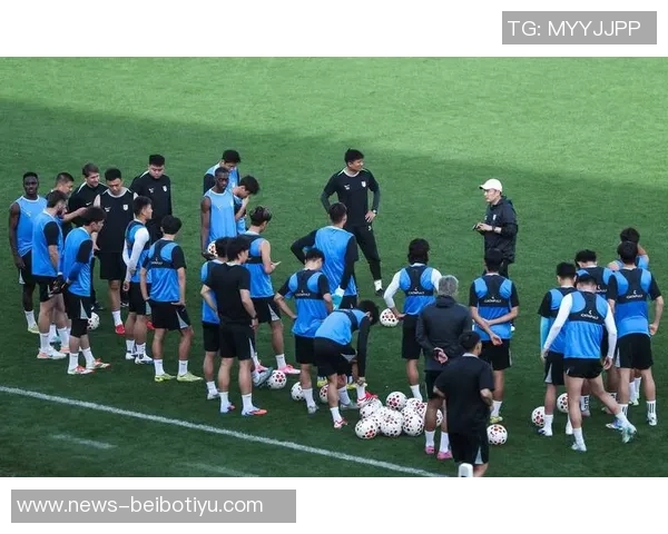 韩国裁判金希坤执法英博对海港日本裁判高崎航地主哨申花比赛